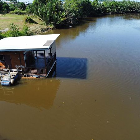 Qimmy Riverside Floating Cabin Куала Теренгану Екстериор снимка