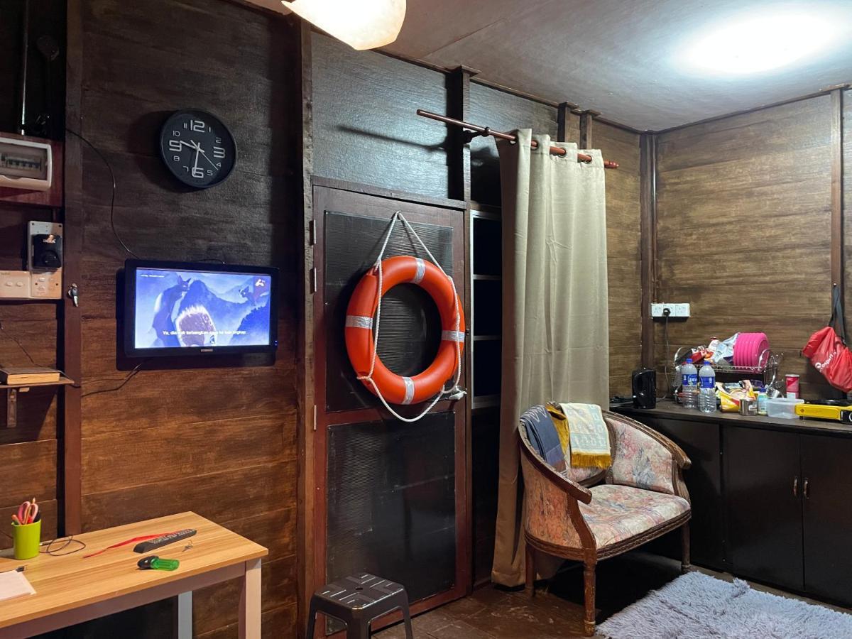 Qimmy Riverside Floating Cabin Куала Теренгану Екстериор снимка