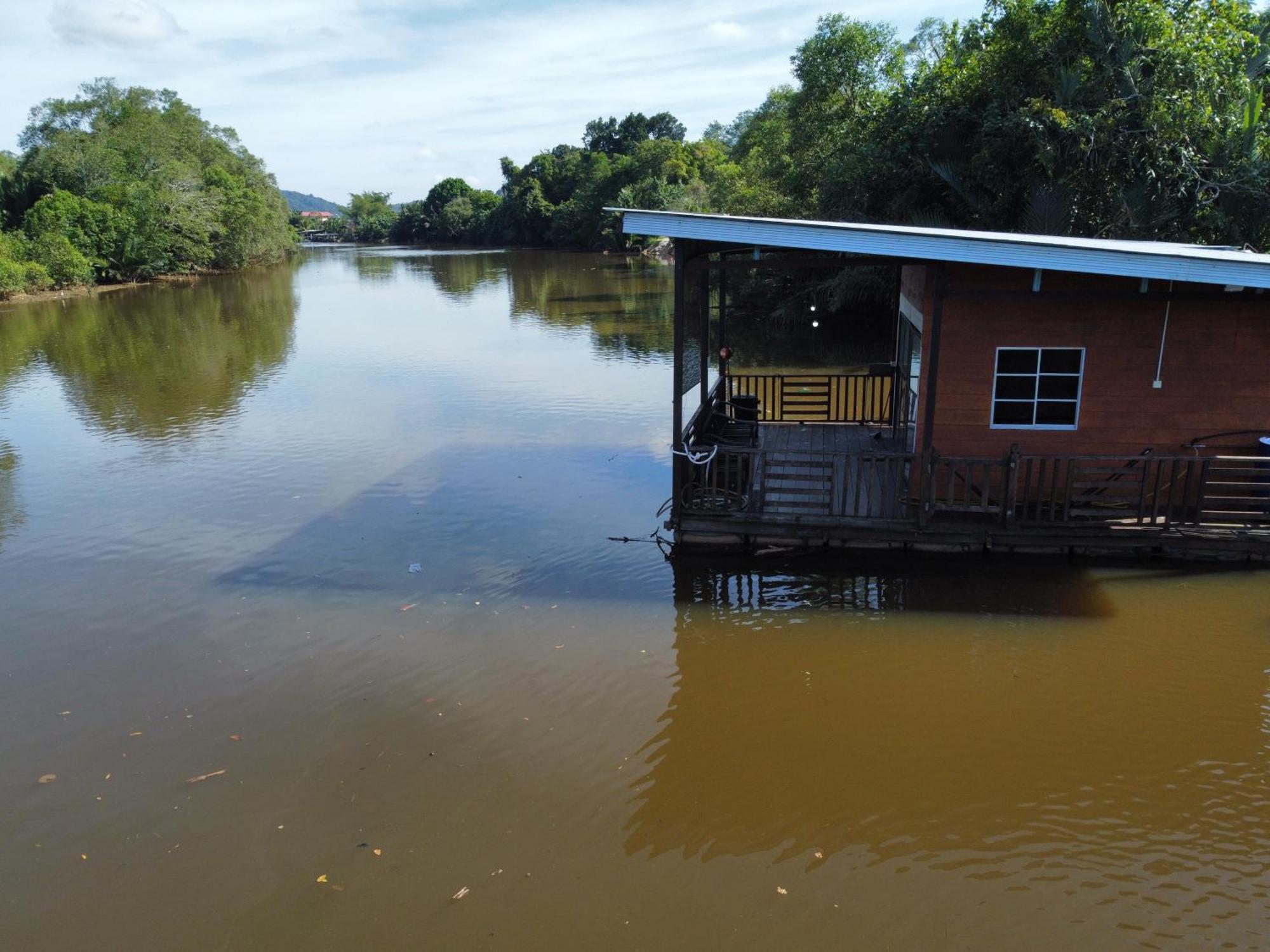 Qimmy Riverside Floating Cabin Куала Теренгану Екстериор снимка
