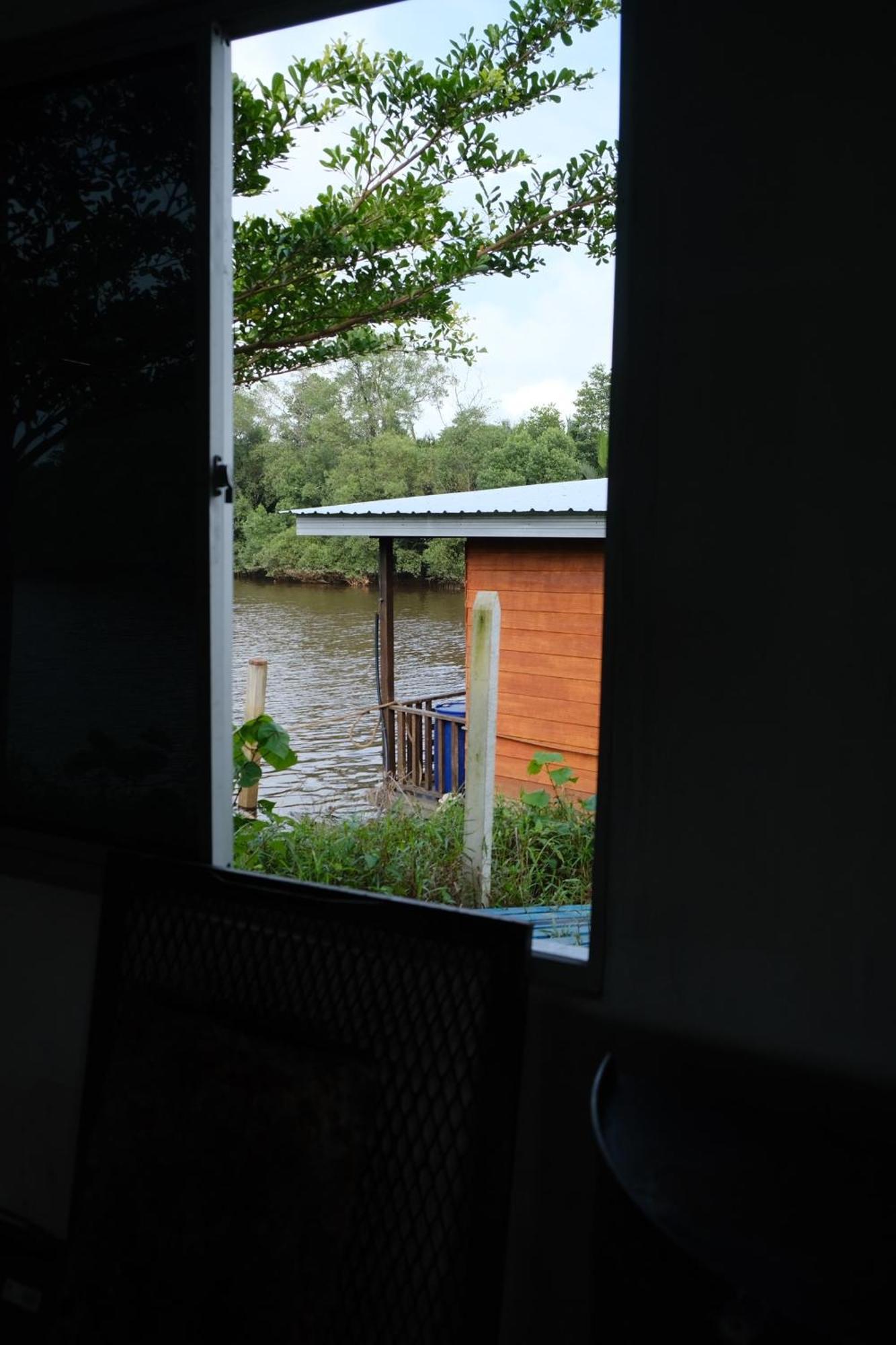 Qimmy Riverside Floating Cabin Куала Теренгану Екстериор снимка